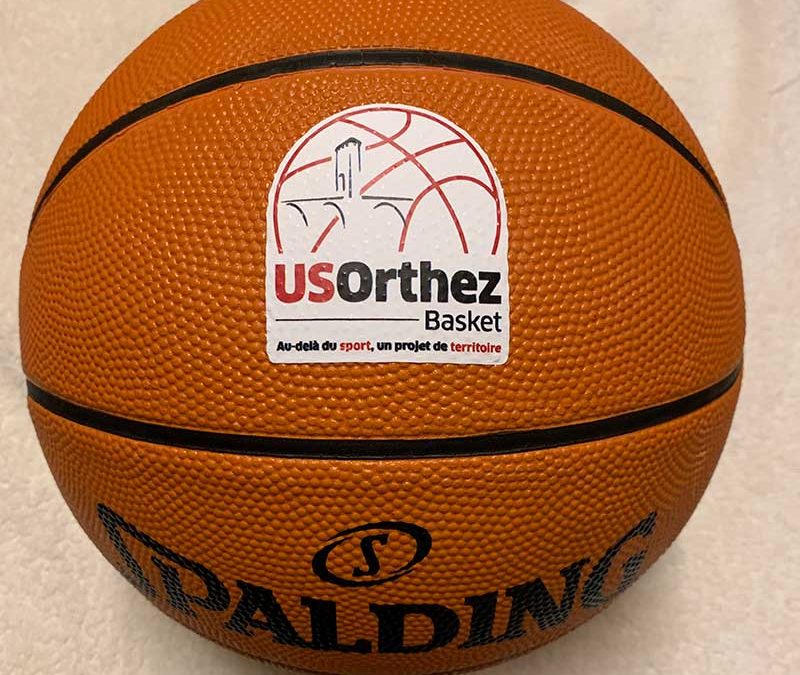Ballon de basket avec logo USO